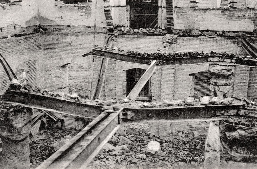 Vernield huis van de Armeense dragoman van het Franse consulaat in Adana